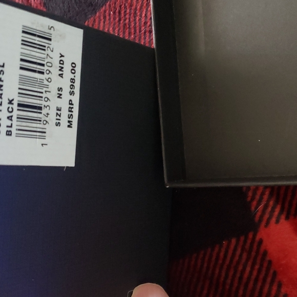 Michael Kors Wallet - Picture 4 of 4